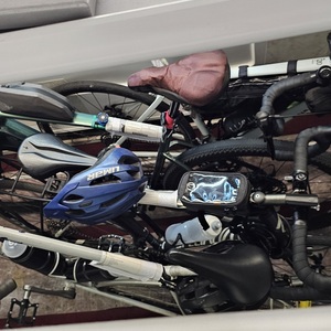 By contrast, this is how Eurostar stacks bikes entrusted to them